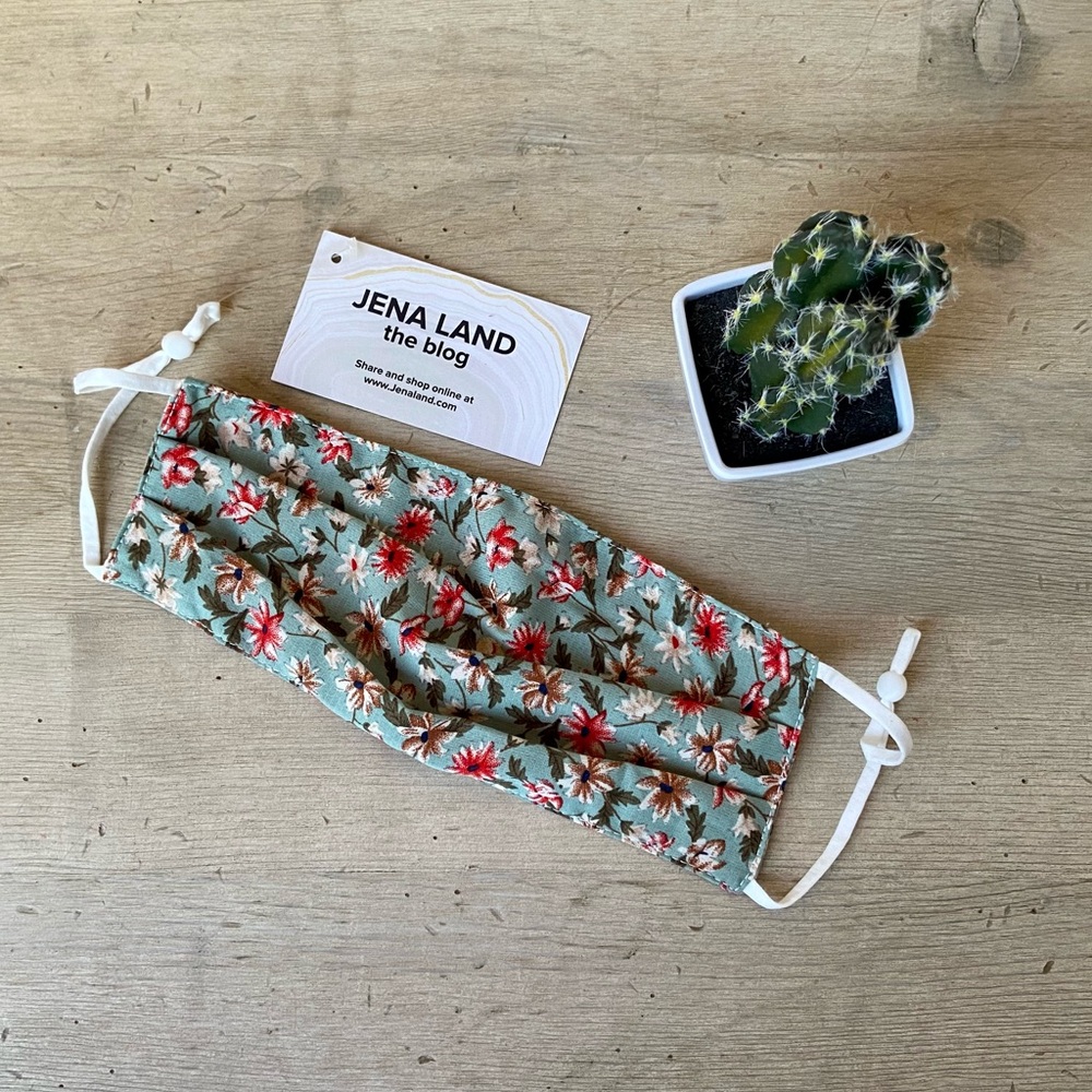 FREE w/$50+ BUNDLE  * Blue Floral Face Mask